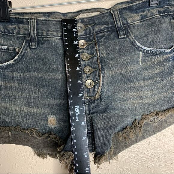 Free people runaway raw cut black brown denim shorts - Picture 6 of 9